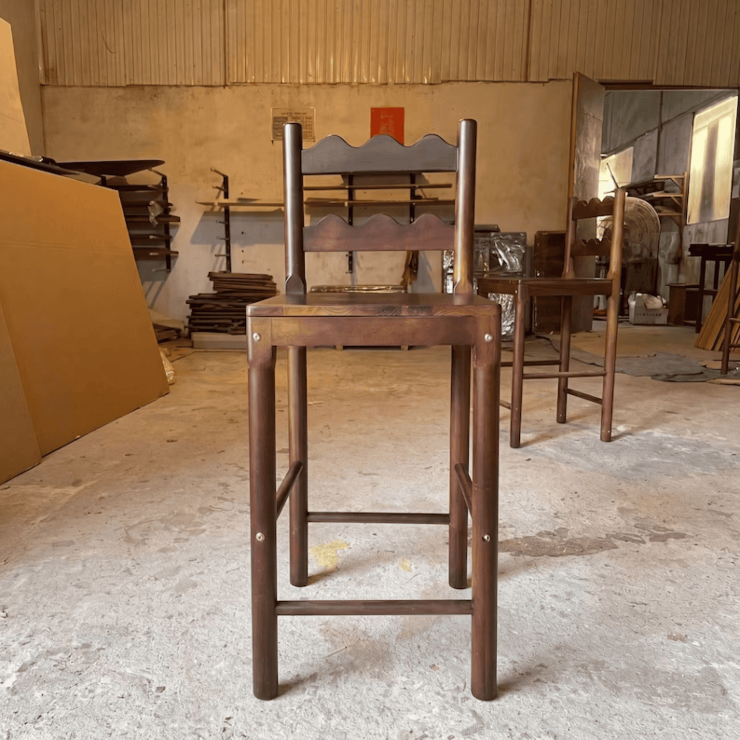 Tarang bar stools made from oak wood: Rustic brown color