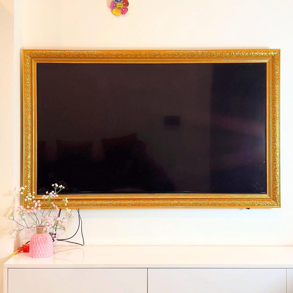 Rustic Gold Bezel TV Frame, Customizable TV Frame, Compatible with all TV Brand, Decorative Frame, Handmade Tv frame U2215NV