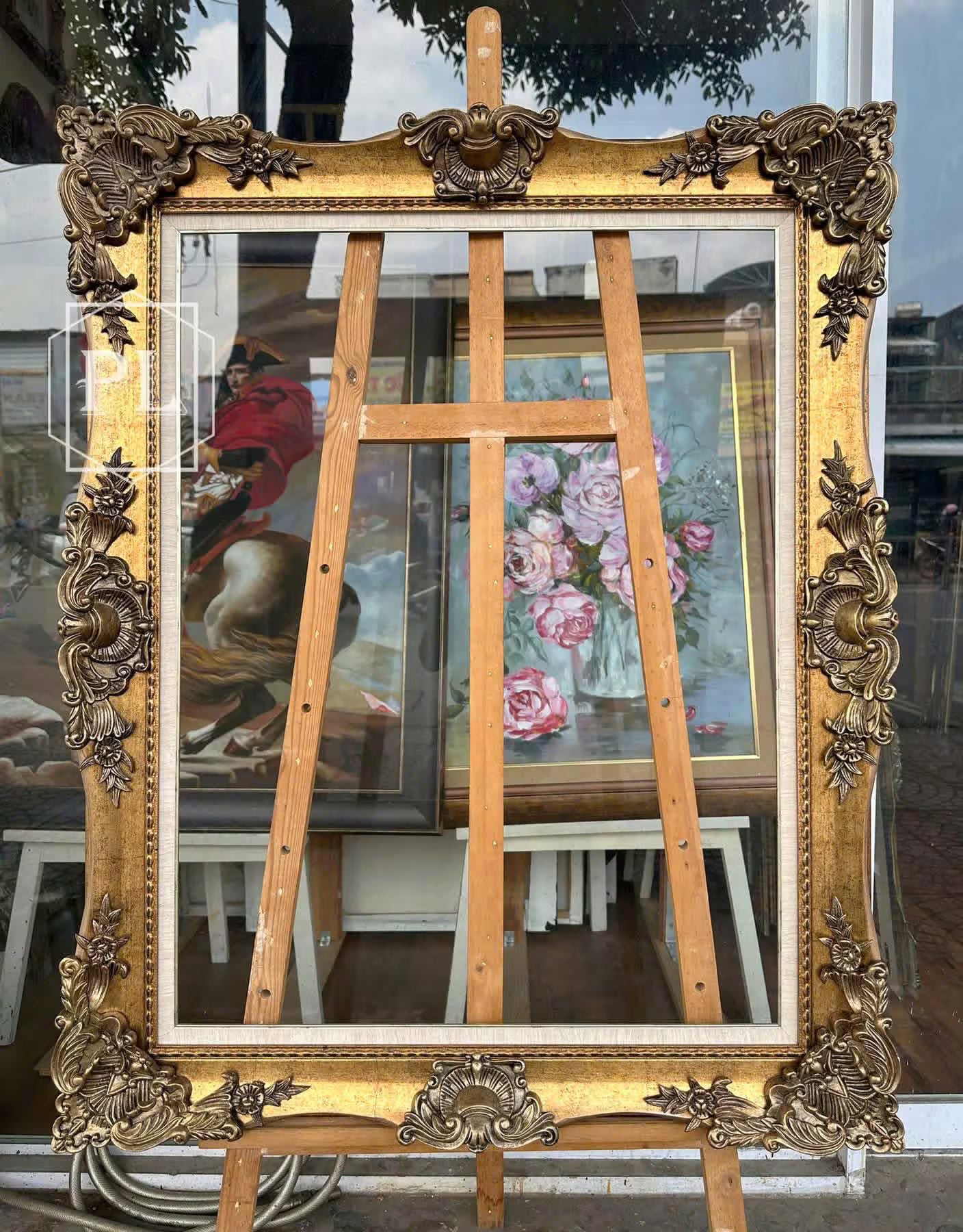 Antique Style Living Room Decor |Ornate Gold TV Frame U88881NV